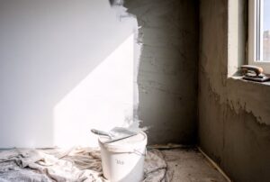 Gładź polimerowa: wady, zalety i porównanie z gipsową